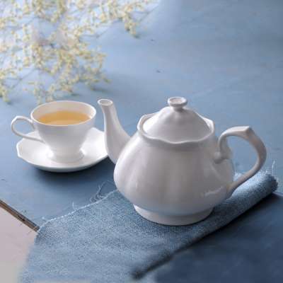 P&T Royal Ware wholesale elegant European style white ceramic teapot for restaurant